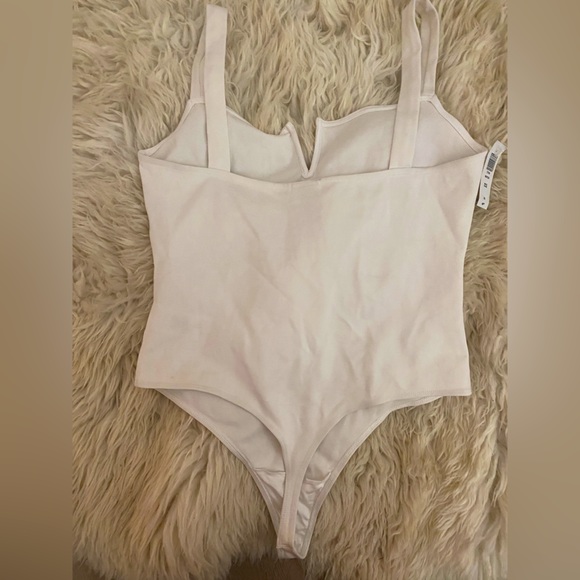 Babaton notch bodysuit | aritzia - Picture 2 of 5